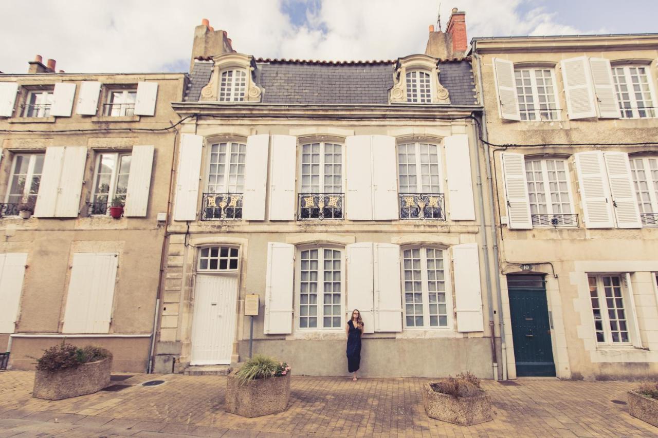 La Maison De La Liberte Suite Jeanne Barret ポアティエ エクステリア 写真